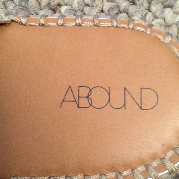 New Abound size 9 metallic silver sandals. - Picture 5 of 8